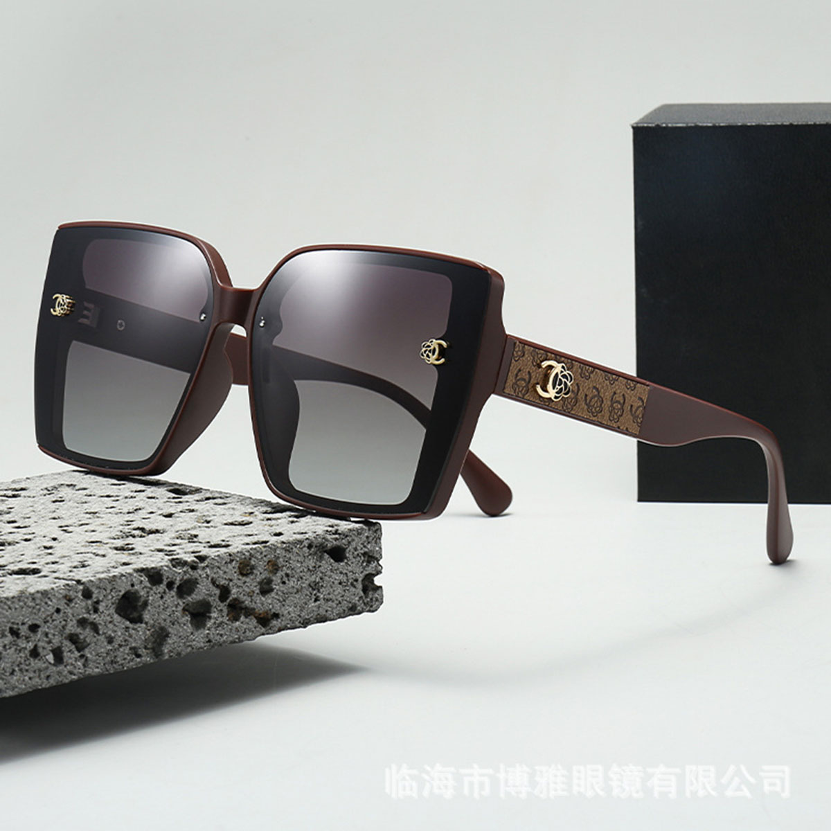 Street Fashion Definition - New Fashionable Sunglasses - Stylish Women's