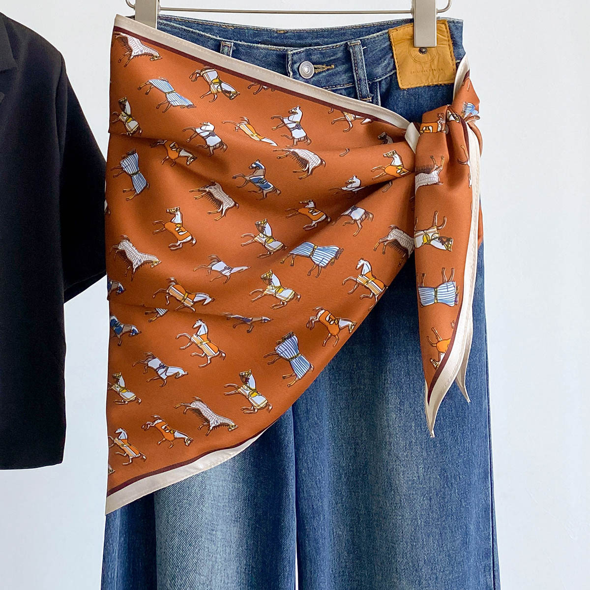 Trendy Satin Triangle Shawl Ho - Bandana Multi Way 评论和价格