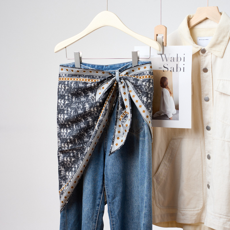 Denim Blue Triangle Scarf New  - Bandana Multi Way 评论和价格