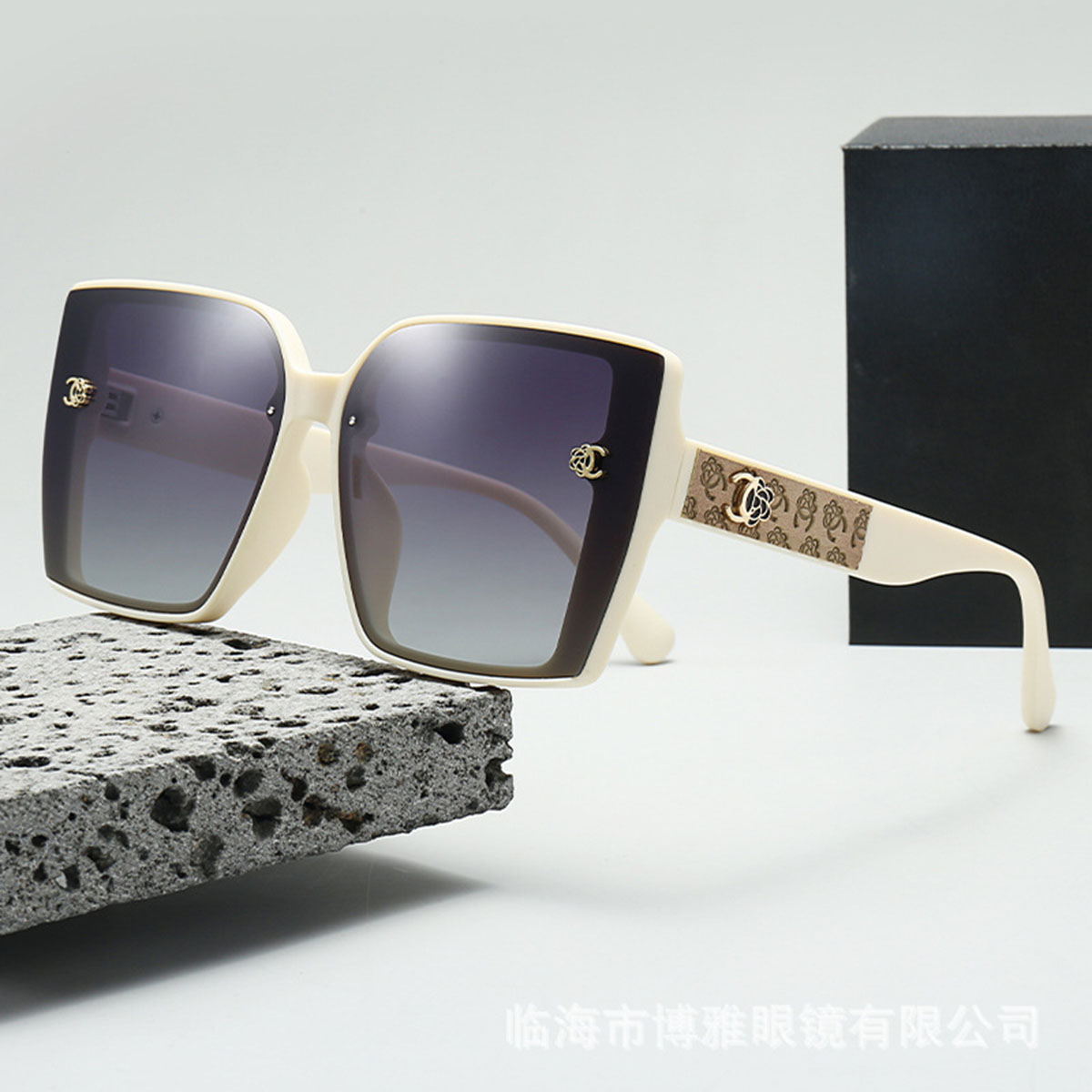 New Fashionable Sunglasses - S - Street Fashion Definition 评论和价格